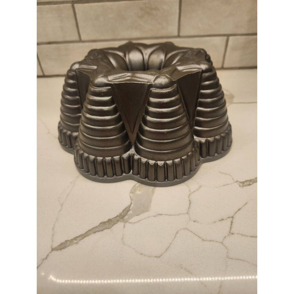 Nordic Ware Fiesta Party Cake Pan Heavy Cast Aluminum Nonstick Made in USA‎